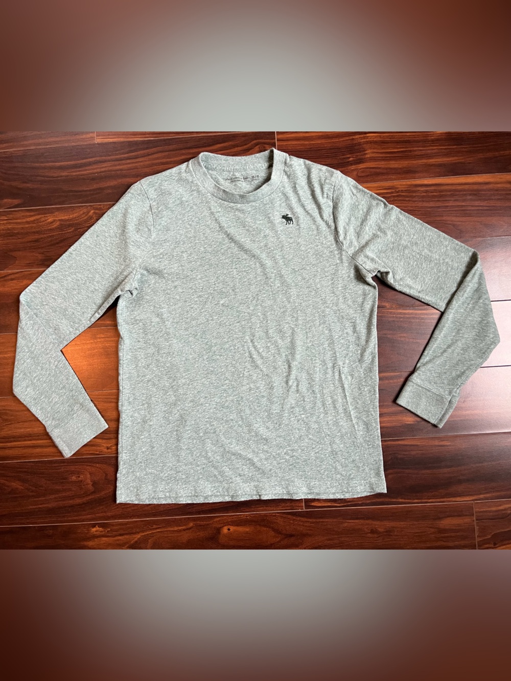 abercrombie kids Boy’s Heather Green Crewneck Long Sleeve T-shirt, 15/16, EUC